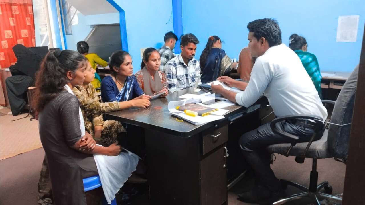 Students attending computer classes in Barwaha at Sanskar Computer Centre